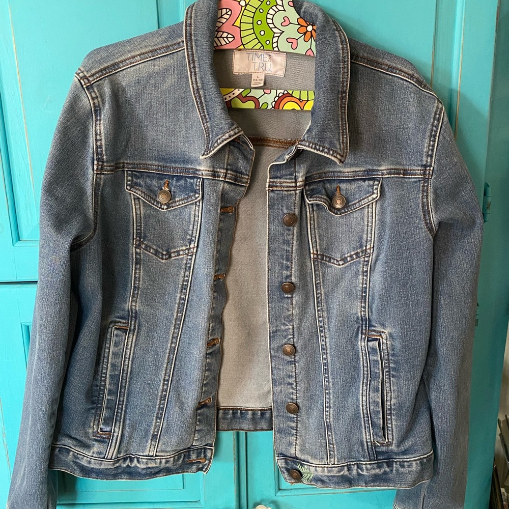 Jean Jacket Excellent Worn Condition Size L Denim No Flaws Noted Classy Casual